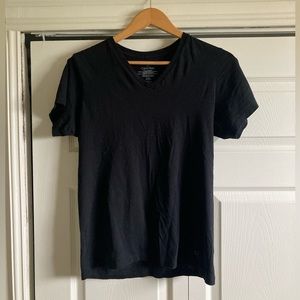 V-neck T